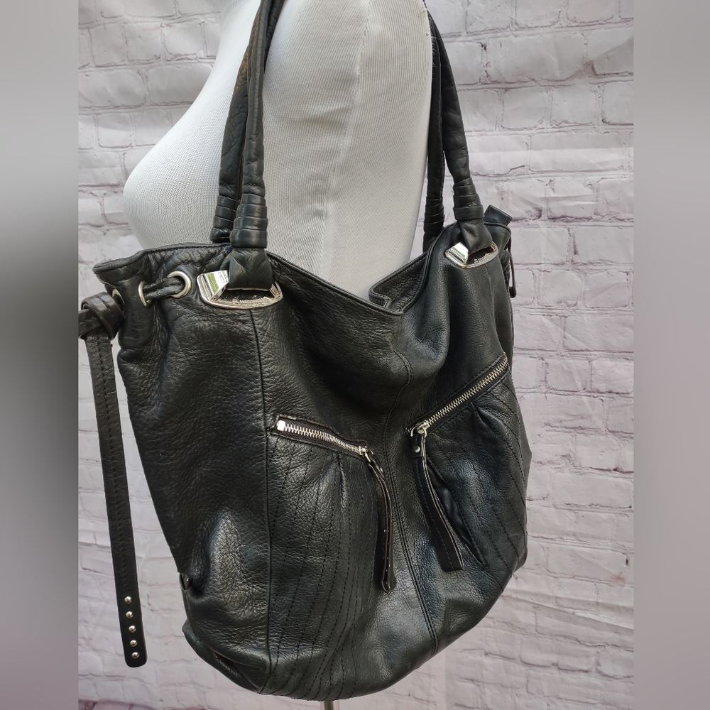 B. Makowsky Black Genuine Leather Slouchy Boho Bucket Bag